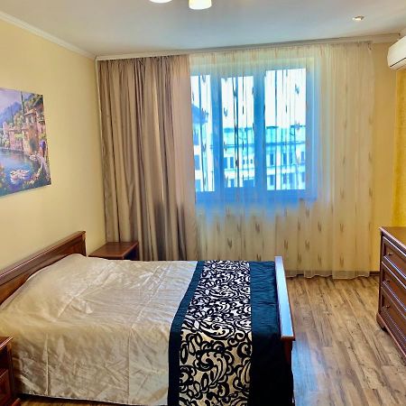 Apartment In Center Ivano-Frankivsk Ngoại thất bức ảnh